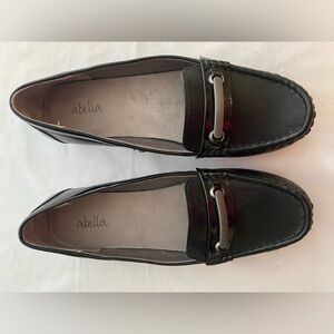 Abella Sofiah Black loafers. Sz 7.5